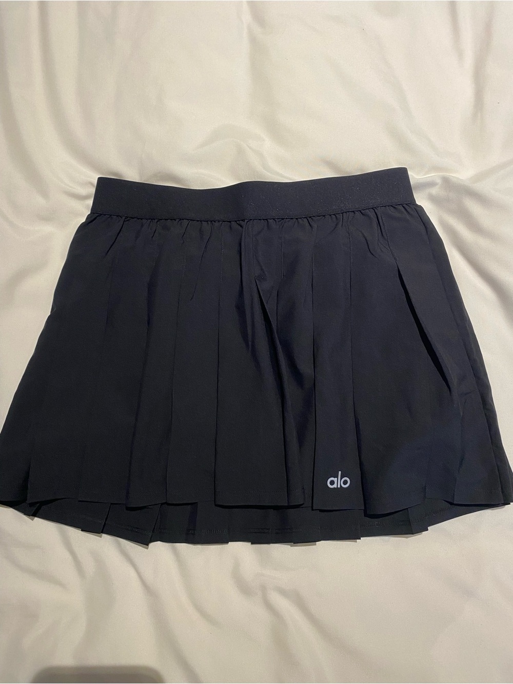 ALO Yoga Black Pleated Skort with Subtle Logo